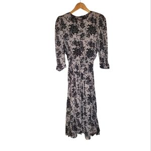 Lazy Lace Relaxed Fit Flexible Black & White Lace Motif Print Maxi Dress